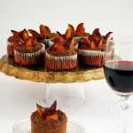 Muffinki z czerwonym winem i śliwkami